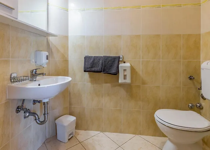 Rok 5 By Interhome Pula